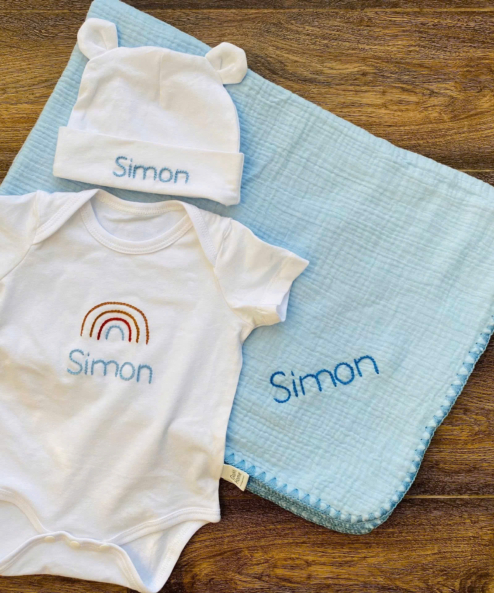 CUSTOM NEWBORN GIFT SET